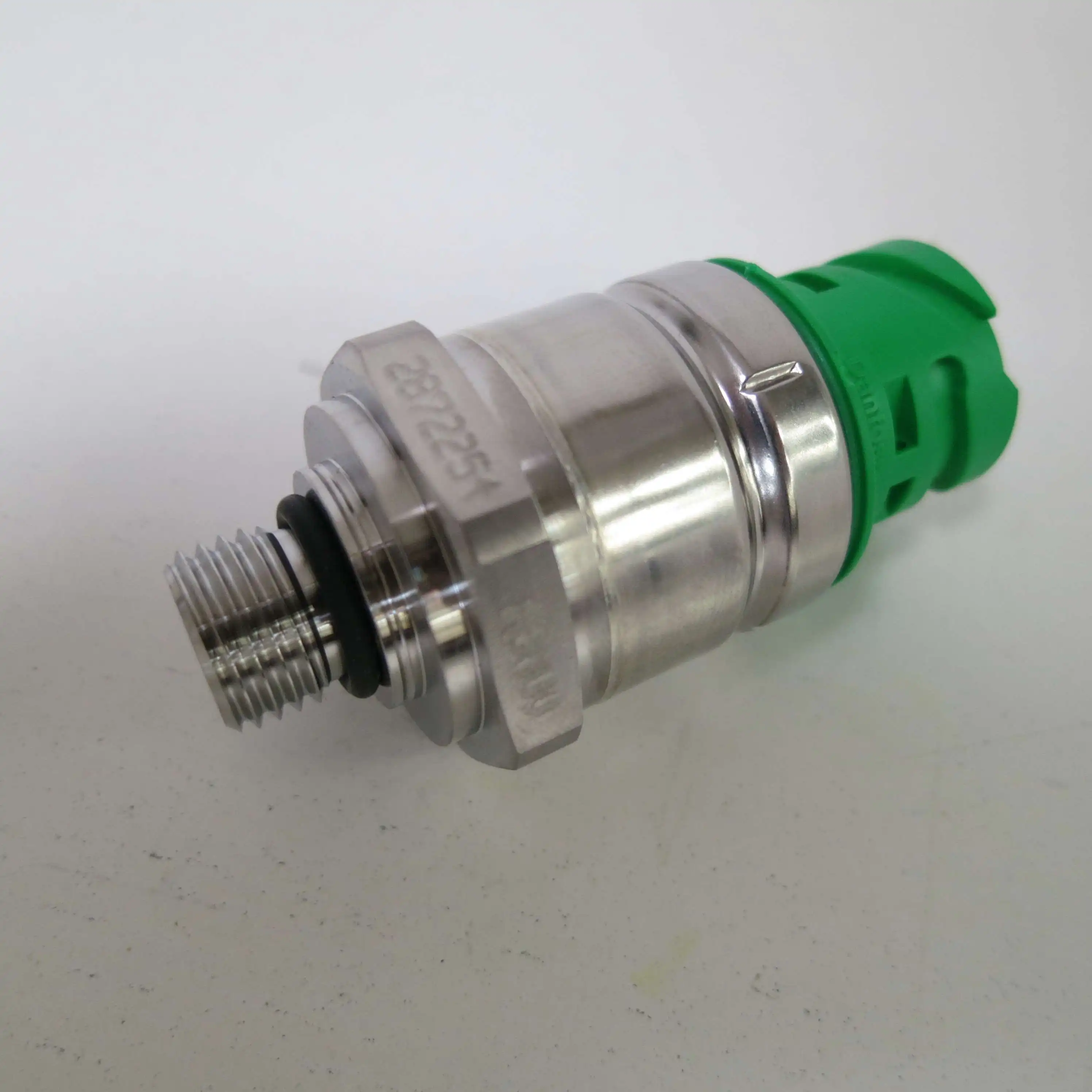 Factory Price Genuine Diesel Engine Spare Parts Oil Pressure Sensor 2872254