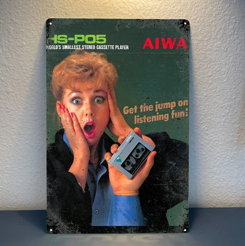 

Портативный кассетный плеер Aiwa: винтажный металлический постер - жестяная табличка