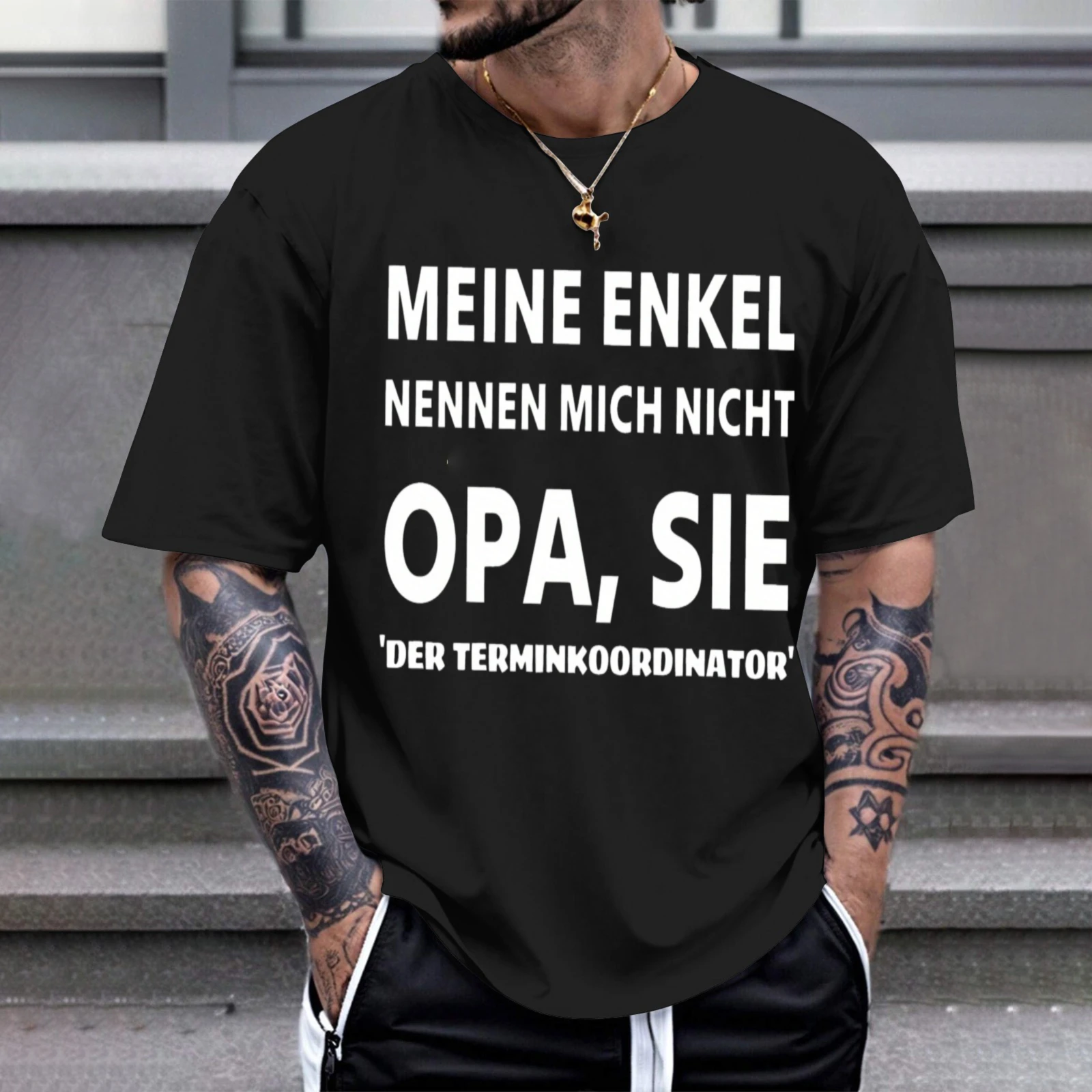 Herren-T-Shirt „Meine Enkel Nennen Mich Nicht Opa Sie Der Terminkoordinator“ – Perfekt für Freizeitkleidung, Partys und Karnevalsoutfits