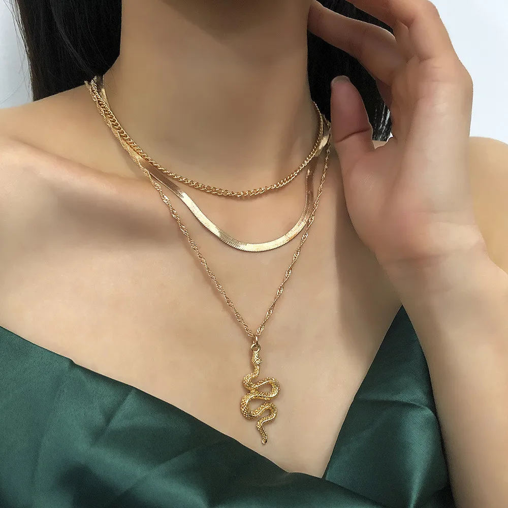 Collana a catena piatta con serpente piatto in oro Vintage di moda per donna Boho Trendy multilivello girocollo a forma di serpente regalo di gioielli con ciondolo