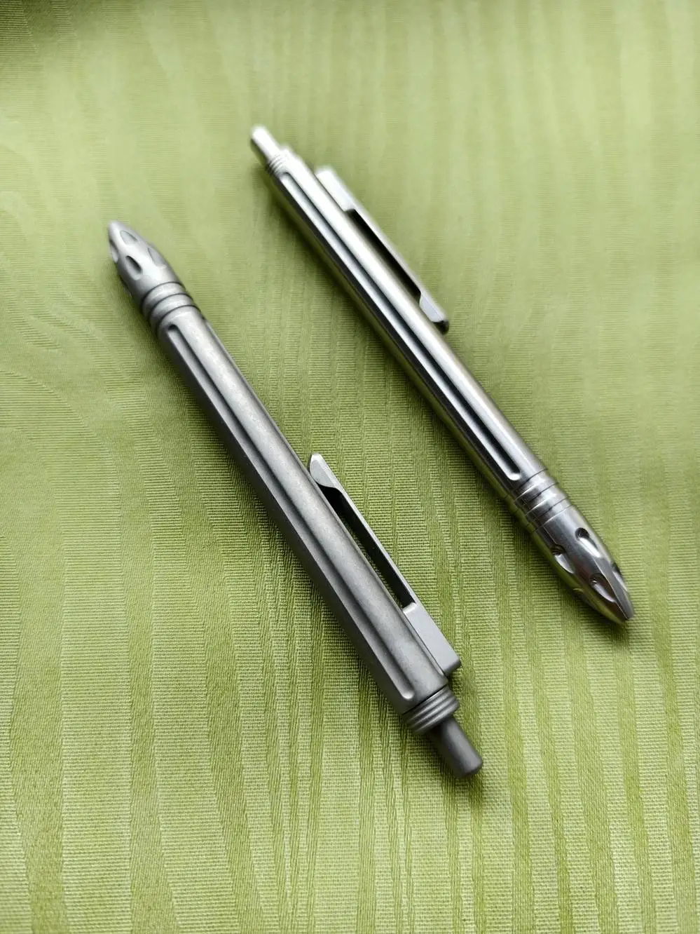 EDC waterdrop sword pattern titanium alloy pen decompression press handwriting neutral pen signature pen G2 pen core