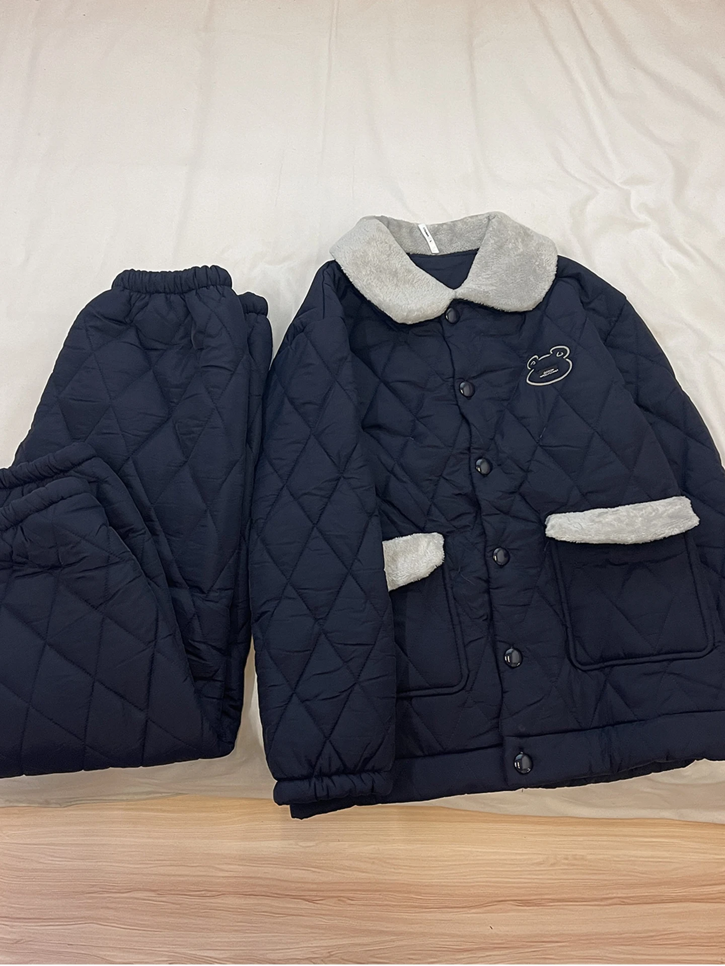 conjunto-de-ropa-para-el-hogar-de-mezcla-de-algodon-con-plumon-de-coral-y-capa-de-camiseta-para-hombre-pijamas-calidos-de-invierno-juvenil-de-oso-de-talla-grande