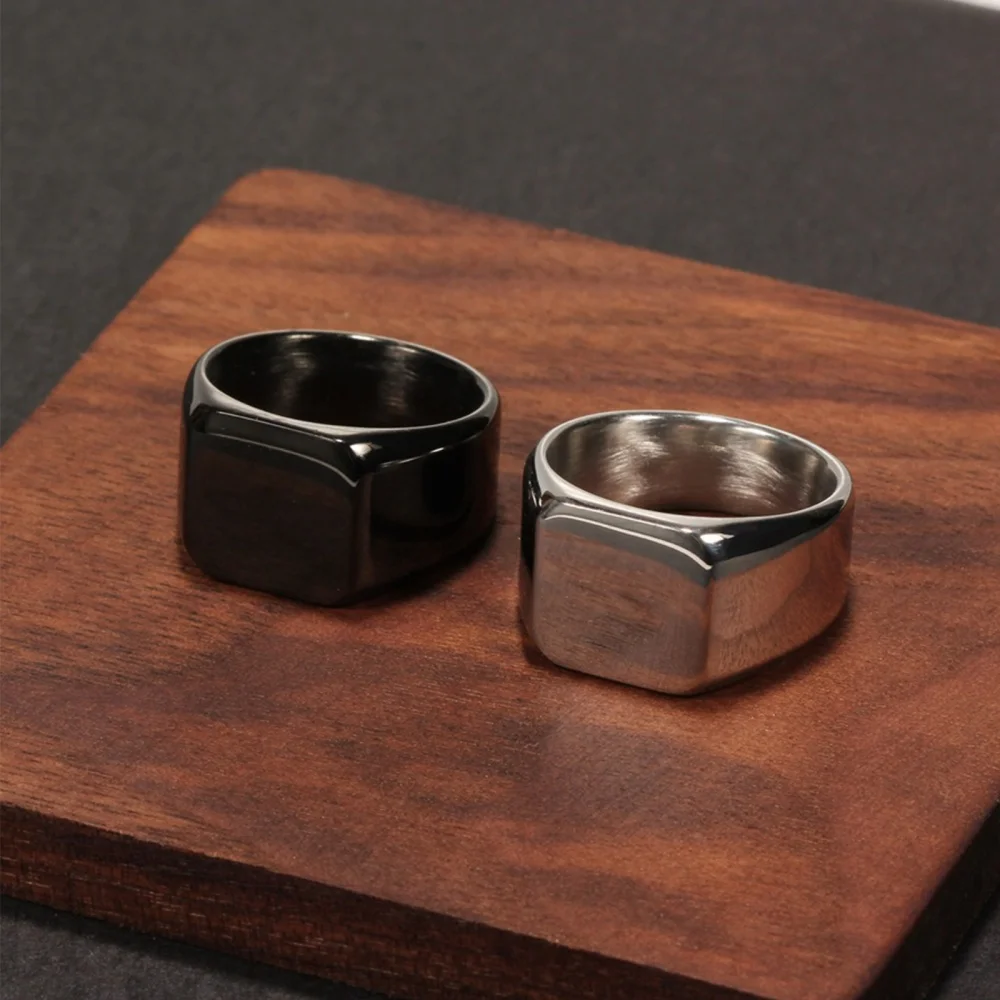 Quadratischer Siegelring für mich, Vintage-Goldfarbe, Edelstahl, klobiger, polierter Statement-Ring, minimalistischer Schmuck – Detail 2