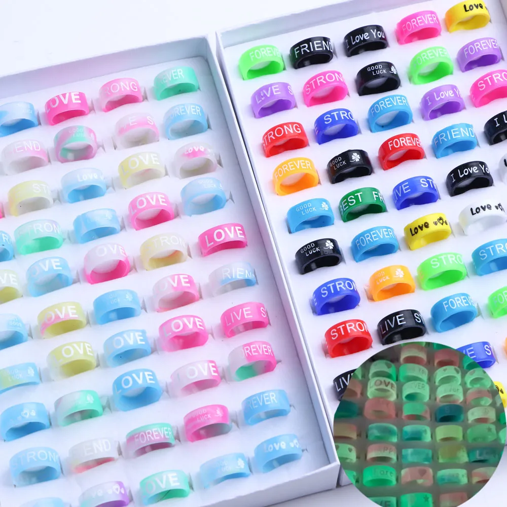 Wholesale 50Pcs/Lot Fashion Elastic Silicone Luminous Sport Ring Jewelry for Women Men Mix Colorful Heart Skull LOVE Style Gift