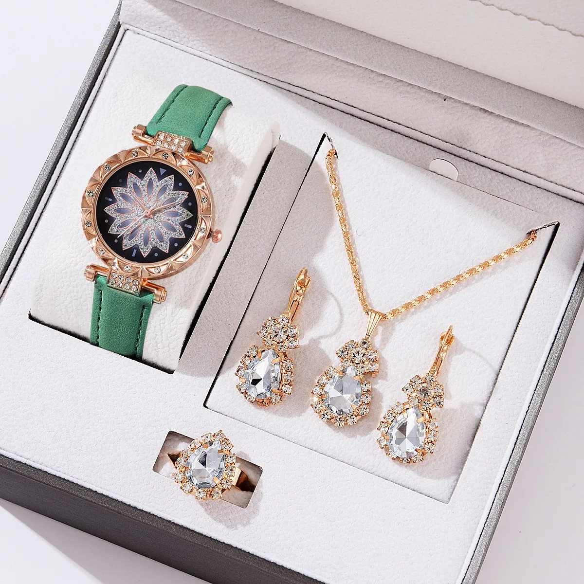 Coffret cadeau créatif exquis pour femme, accessoires de montre incrustés de diamants, montre-bracelet sans boîte-cadeau, tempérament, 4 pièces par ensemble