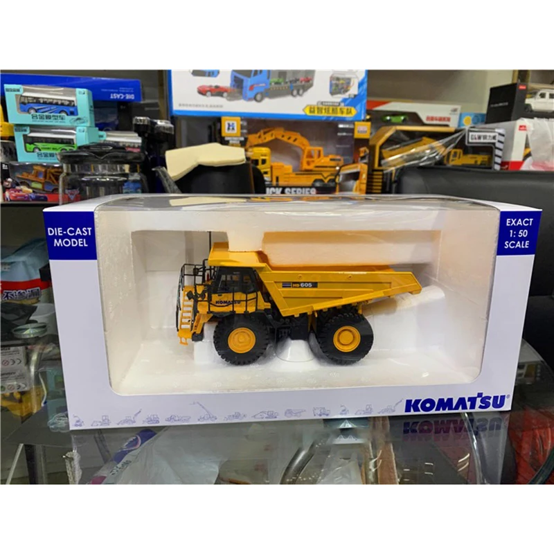 UH 1:50 Scale Komatsu HD605 Alloy Engineering Truck Model 8009