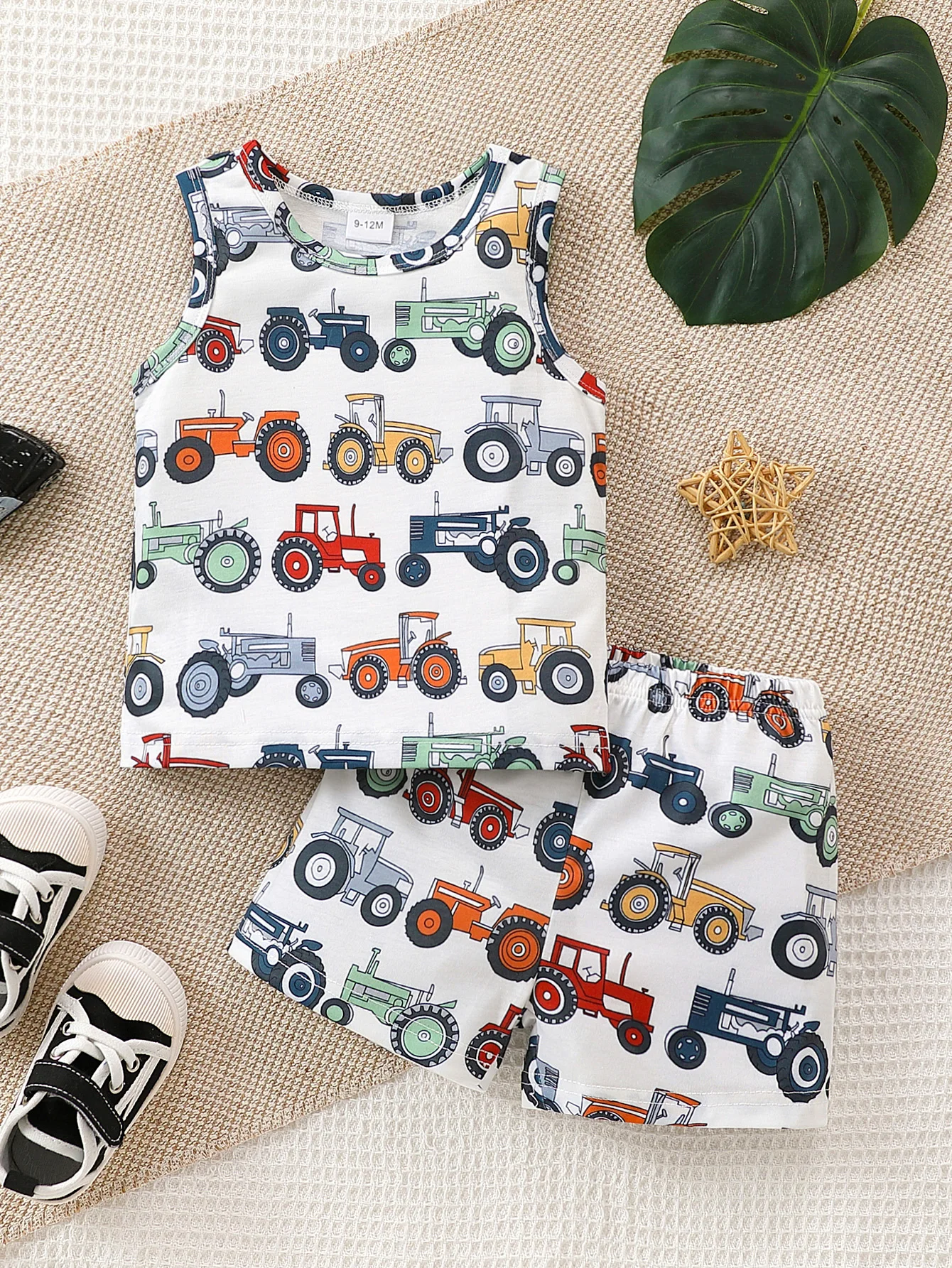 2pcs Summer Baby Boys Tractor Print Set, Cute Cartoon Sleeveless Tank Top + Shorts, Cool Casual Style, Daily/Home/Outdoor Wear,