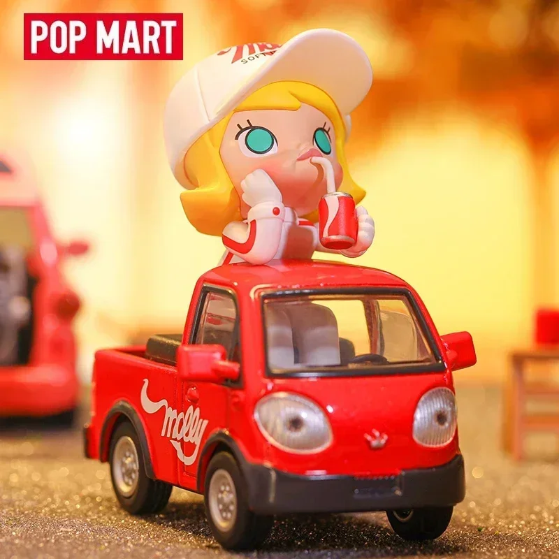 POP MART โมลลี่ คาร์ ซีรีส์ กล่องสุ่ม อนิเมะ พีวีซี ของแท้ 100% ฟิกเกอร์แอคชั่น ของสะสม โมเดล ของตกแต่งโต๊ะทำงาน ตุ๊กตา ของเล่น