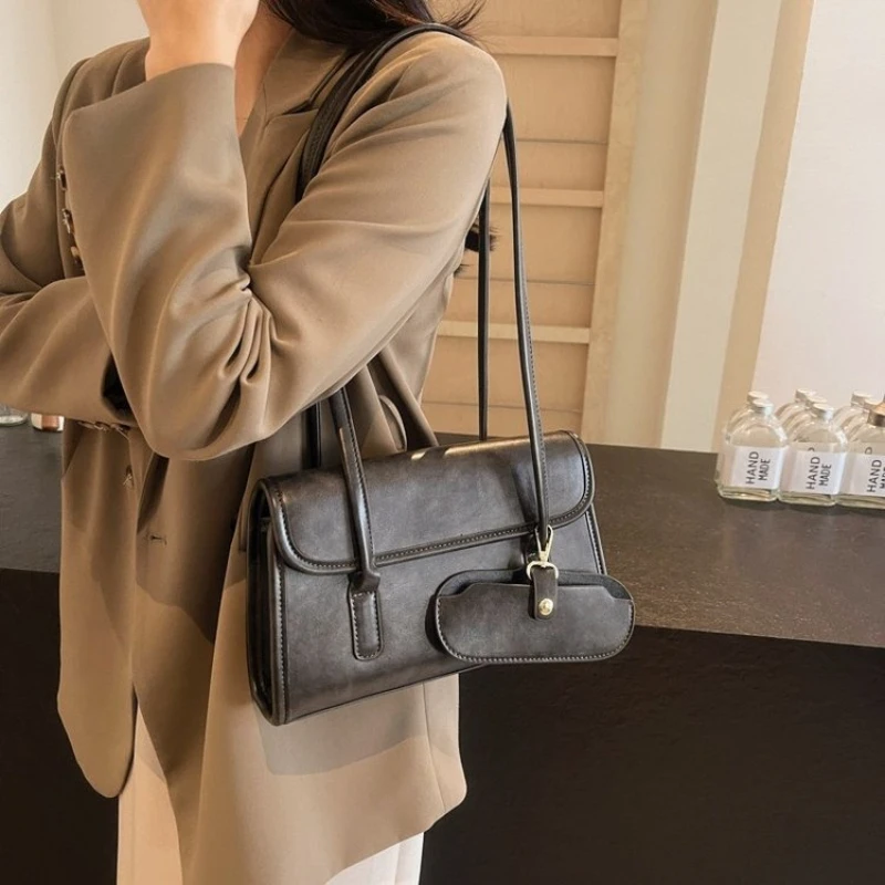 

Women's Everyday Vintage Oil Wax Leather Shoulder Bag, Multi-Color for Work Travel Daily Commute, Shopping & Casual Street Style