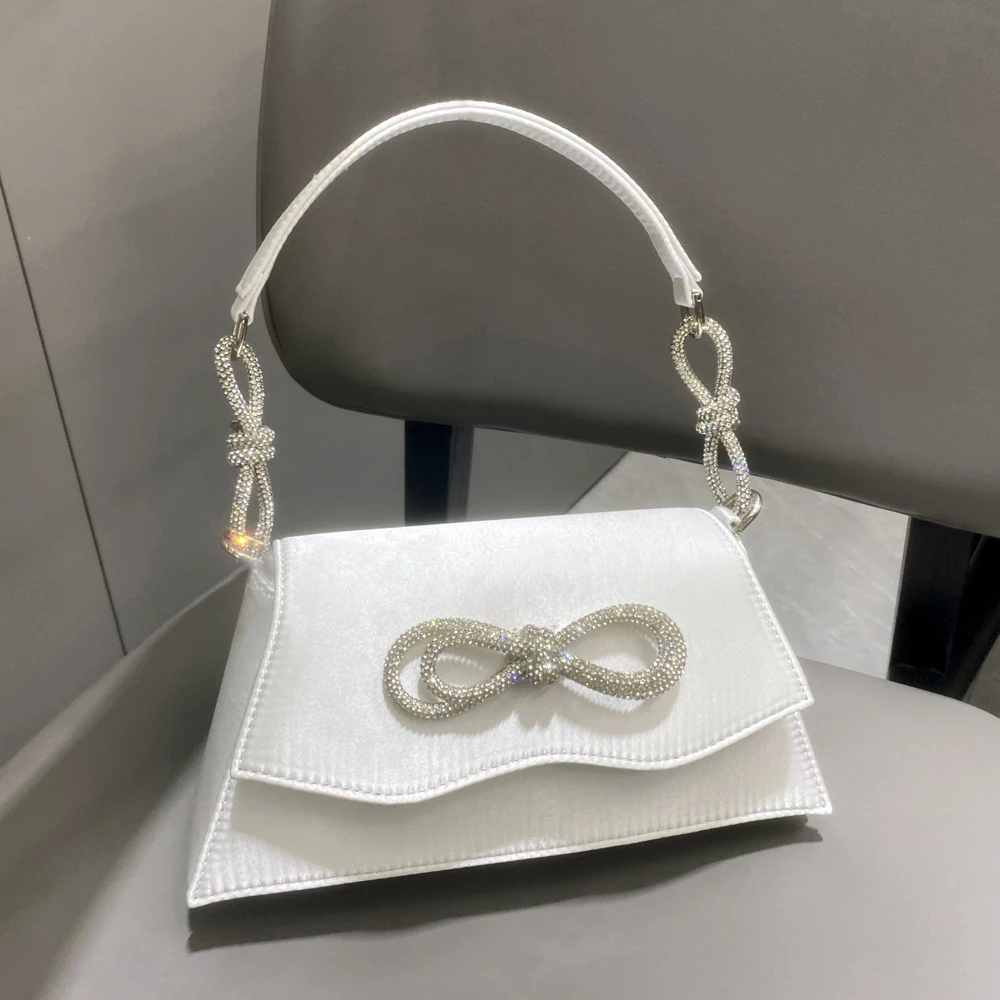 Luxury Women's Satin Fabric Clutch Purse Heart-Shaped Rhinestone Crystal Handbag Customizable Candy Canvas Makeup Evening Bag view 5
