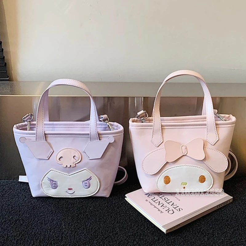 

Новая женская сумка через плечо Kuromi: милая мультяшная модная женская сумка-кроссбоди из ПУ, большая вместимость, 3D-дизайн, повседневная женская сумка