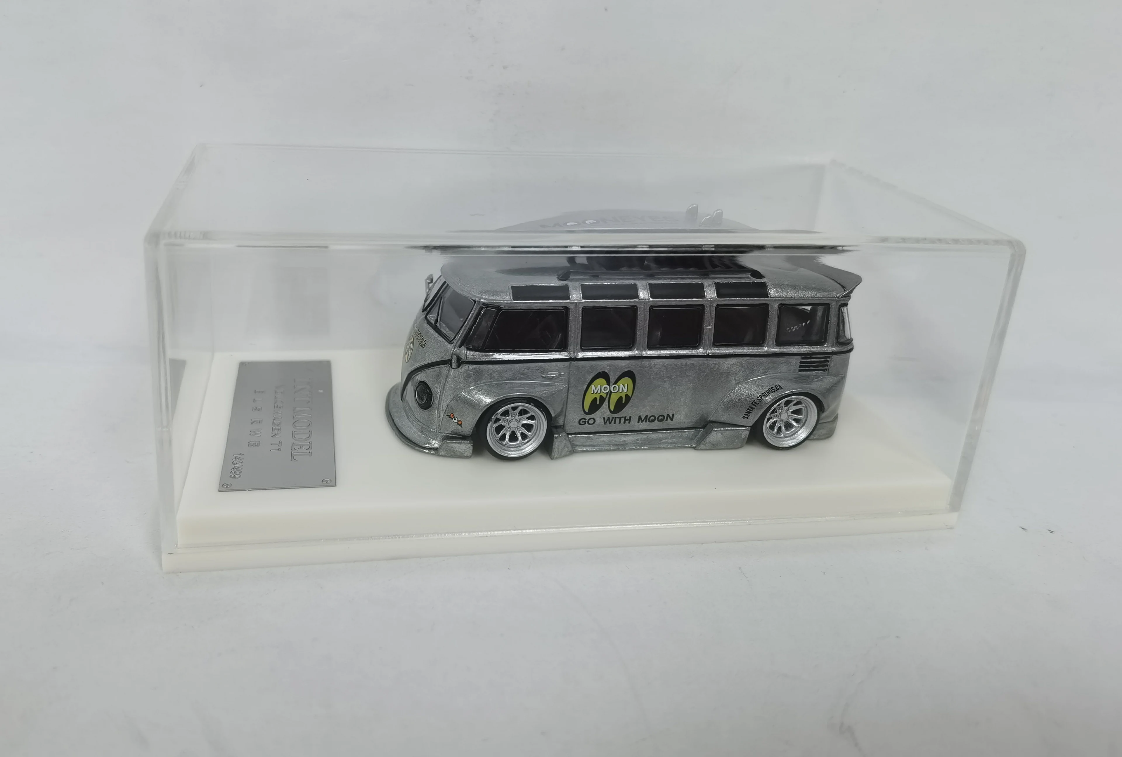 Diecast Model  TNT 1/64 VOLKSWAGEN Bus RWB-For Collection- Mooneyes