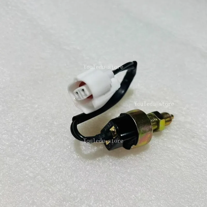 Suitable for 7F 8F Forklift Parts, Brake Light Switch 84340-76001-71 57420-26600-71