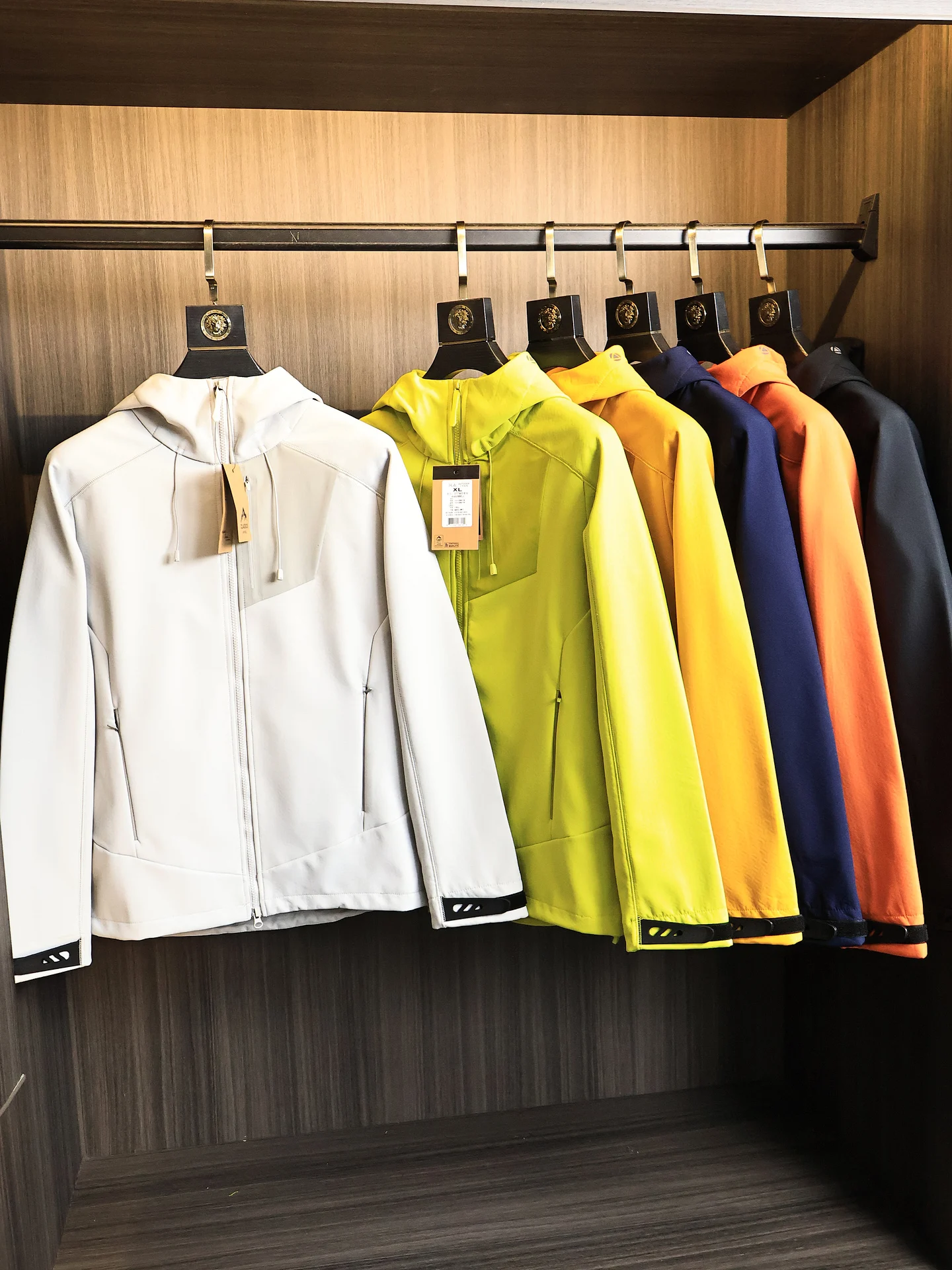 Outdoor Men's Softshell Jacket Windproof Waterproof Warm Fleece Composite Autumn Winter Fashion Urban Style Zipper Closure Lo...