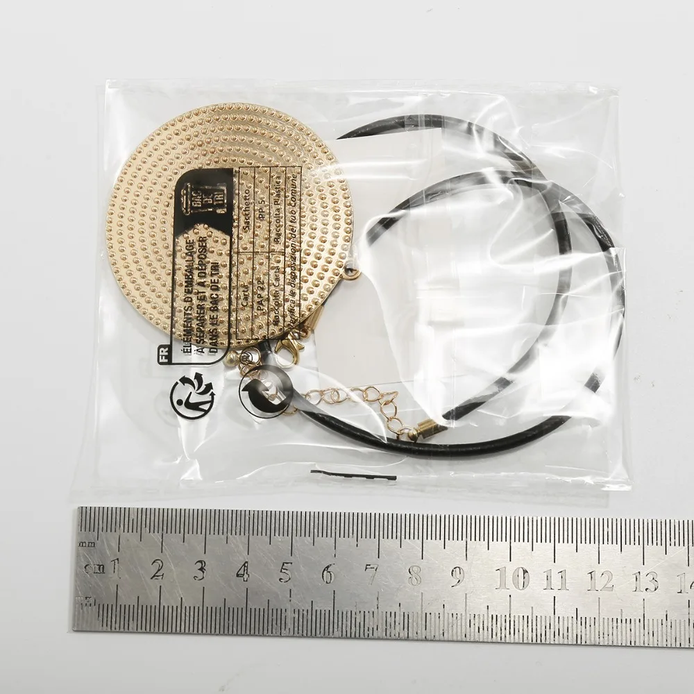 قلادة ملثمين دائرية كبيرة للنساء ، قلادة خيوط معدنية براقة ، طوق أزياء شخصية مبالغ فيها ، جديد