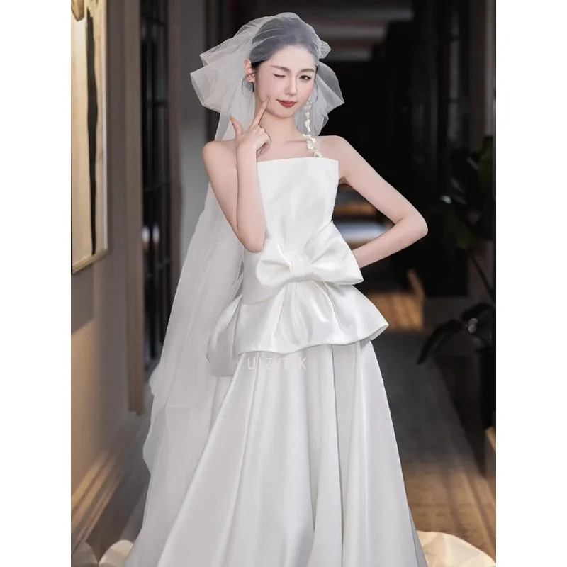 Weiße trägerlose Korea-Hochzeitskleider aus Satin, A-Linie, Brautfotos, Schießen, Schleife, Abendparty-Kleider, einfaches Brautkleid, individuell gestaltet