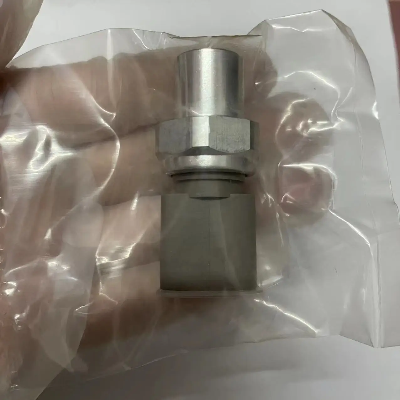 

A/C AIR CONDITIONING Pressure Switch 3R0959126 8E0959126 For Volk-swagen Pas-sat B5 Au-di A4 A6 A8 Quattro-RS4 RS6 S4 S6 S8 2.0L