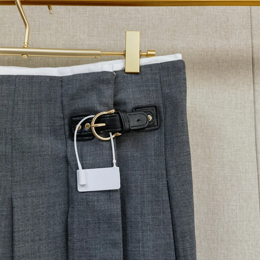 【هدية مجانية】تنورة متوسطة الطول بطيات رمادية فرنسية لخريف وشتاء 2025 مع إبزيم جلدي جانبي للنساء #3