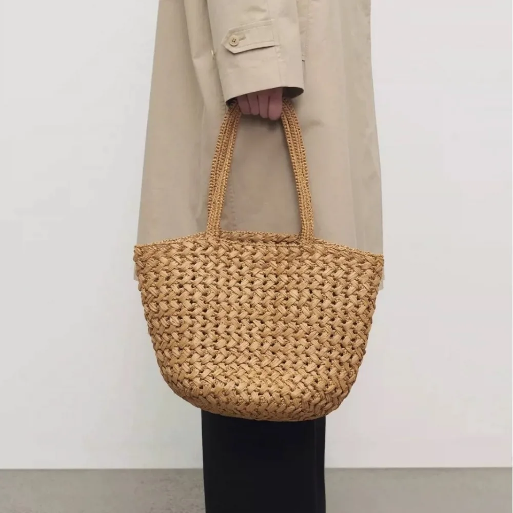 26ss High Quality Raffia Grass Woven Bag Large Capacity Tote Vegetable Basket Bag Straw Woven Shoulder Armpit Bag Casual NO LOGO