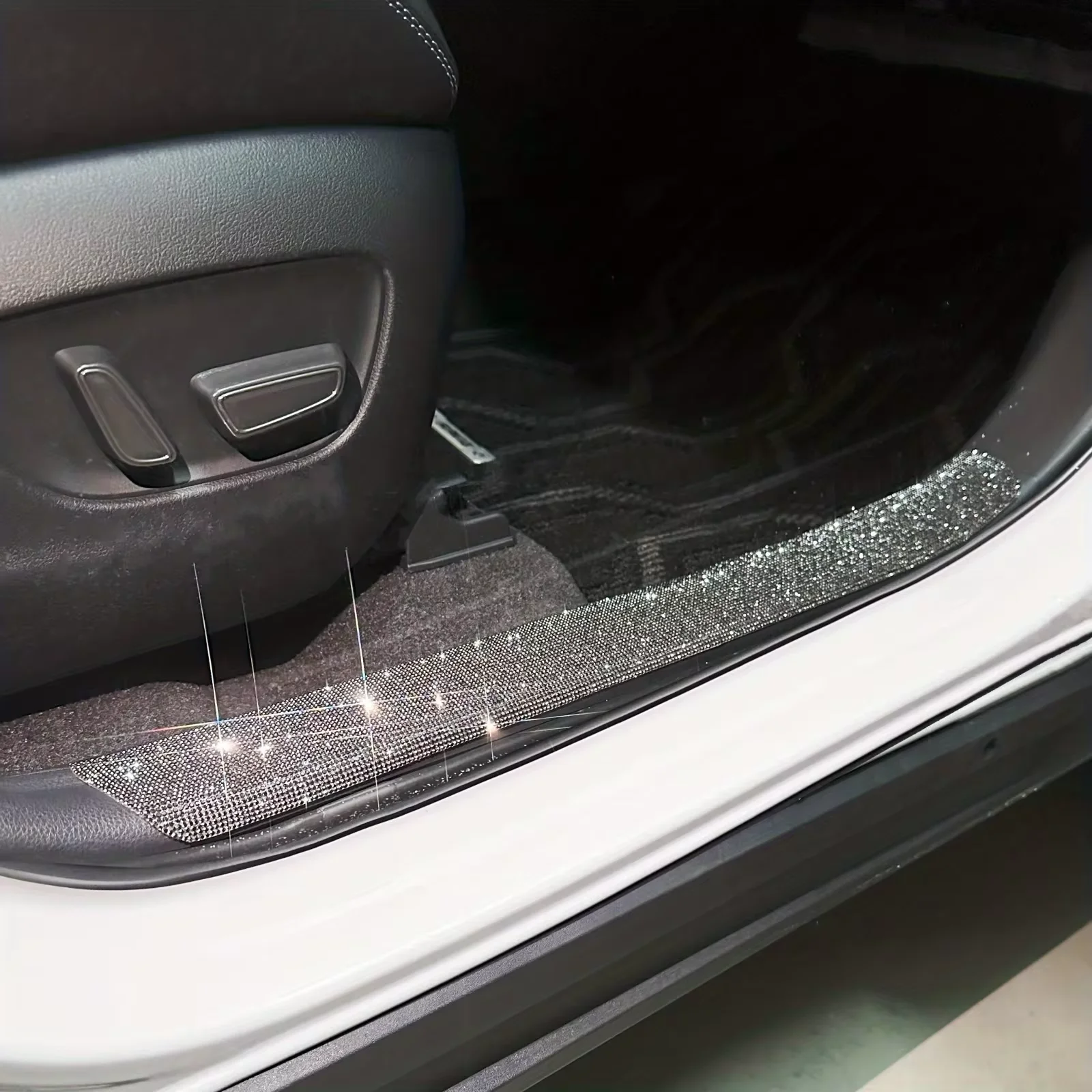 1szt Auto Akcesoria Błyszcząca kryształowa listwa drzwiowa Dekoracja Naklejka ochronna na drzwi samochodowe Naklejka diamentowa — zdjęcie 3