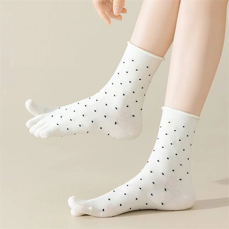 1 Paar Zehensocken für Damen, mittellange Fünf-Finger-Socken, niedliche Punkte, hochwertige Baumwoll-Crew-Socken mit separaten Fingern – Detail 7