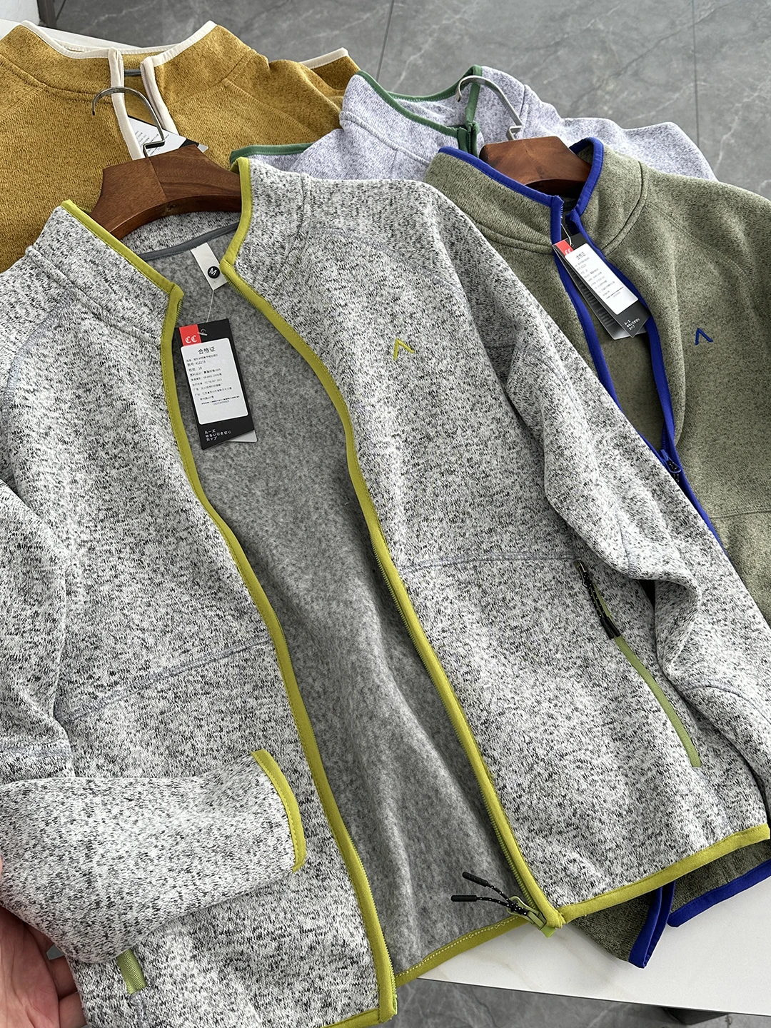 

Мужская демисезонная куртка Ionic Cosite Warm Fce на молнии с воротником-стойкой, утепленная, для спорта