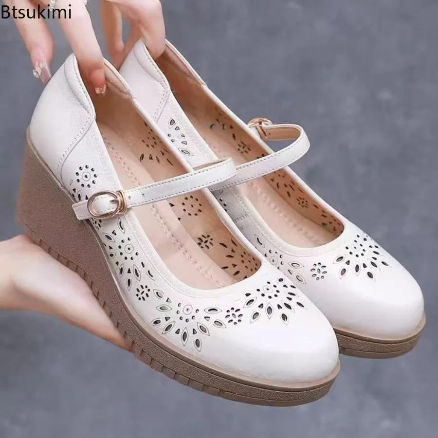 2026 Spring Women's Soft Sole Non-Tiring Shallow Mouth Pumps Fashion Mom Shoes Thick Platform Wedge Heel One‑Buckle Casual Shoes