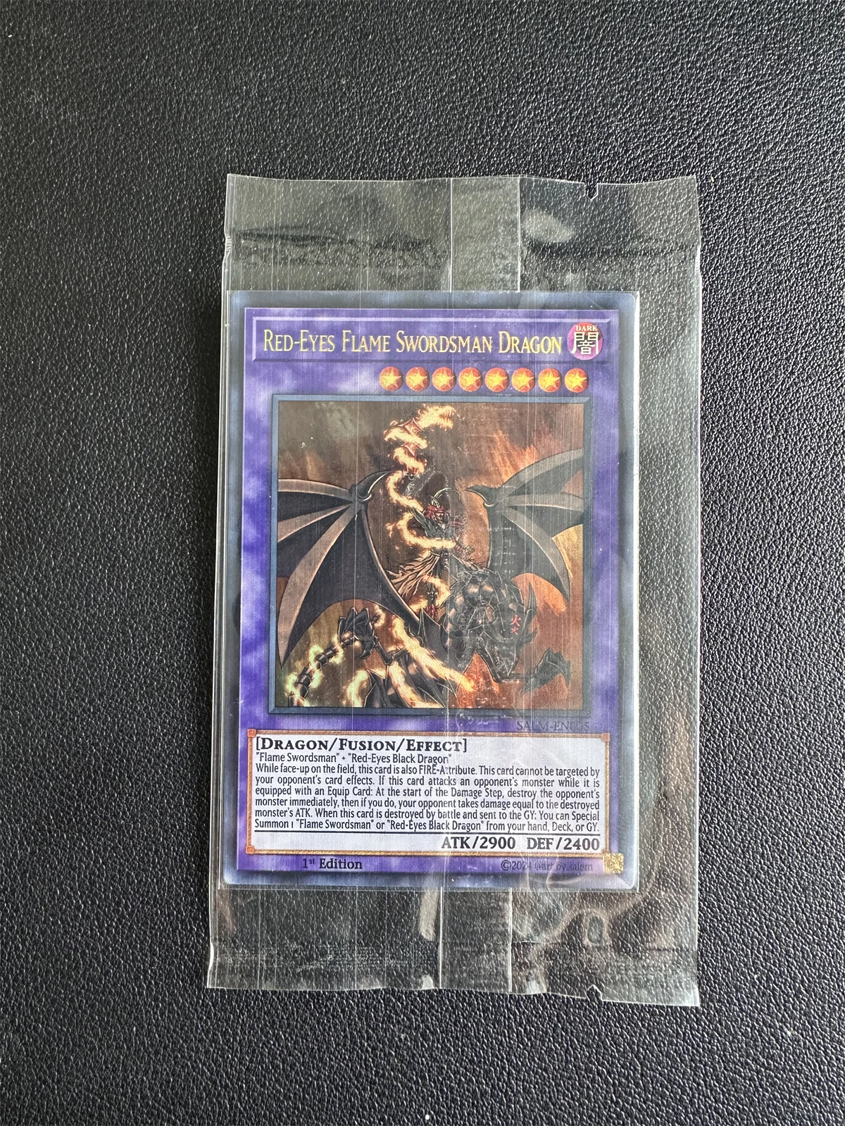 Yu Gi Oh Ultimate Rare SALM-EN005/RED-EYES FLAME SWORDSMAN DRAGON Brinquedo de cartão de coleção de presente infantil (não original)