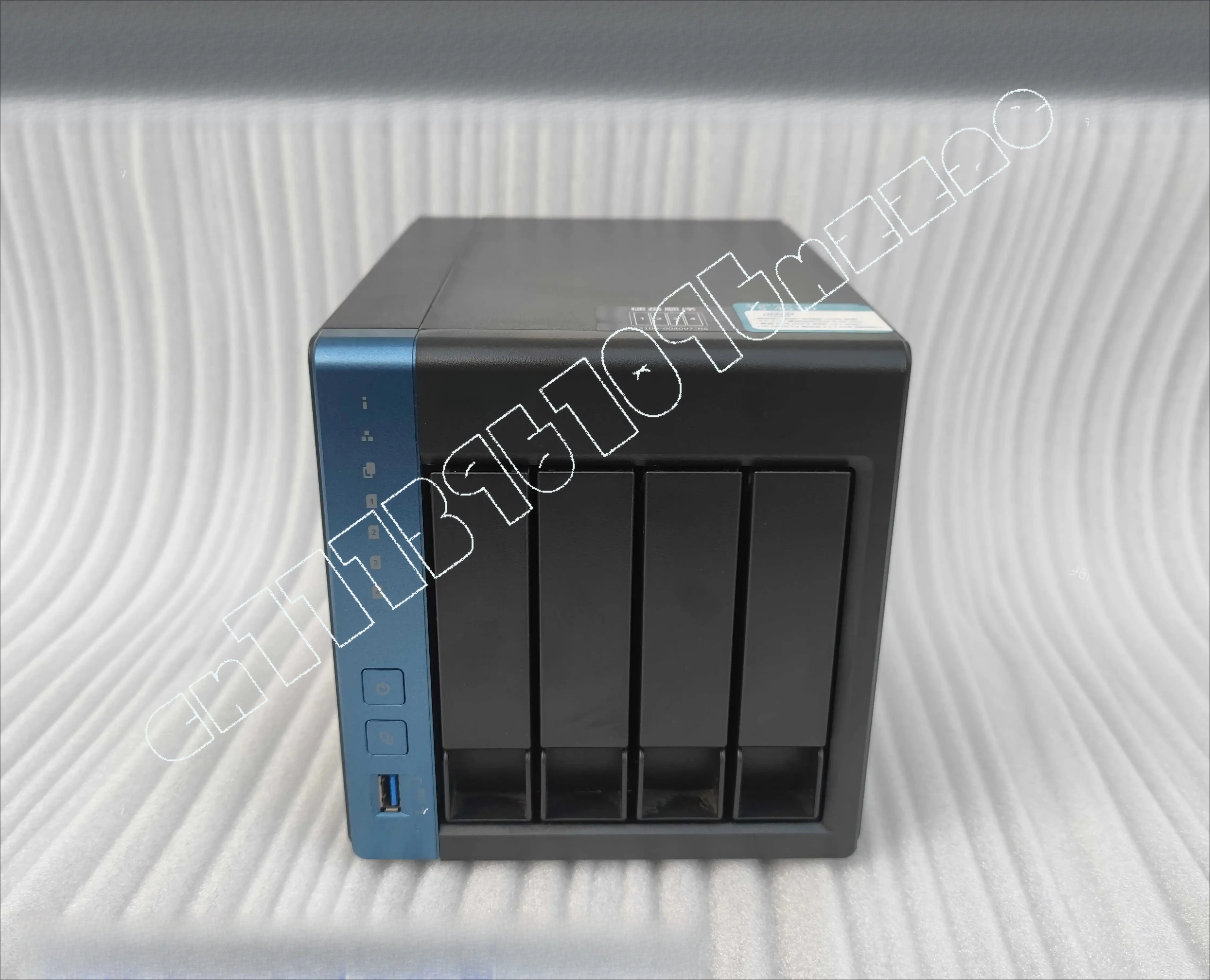 TS-451D 4 Four-bit NAS Network Storage Personal Enterprise Cloud Disk 4K J4025 Second-hand, Not Brand New