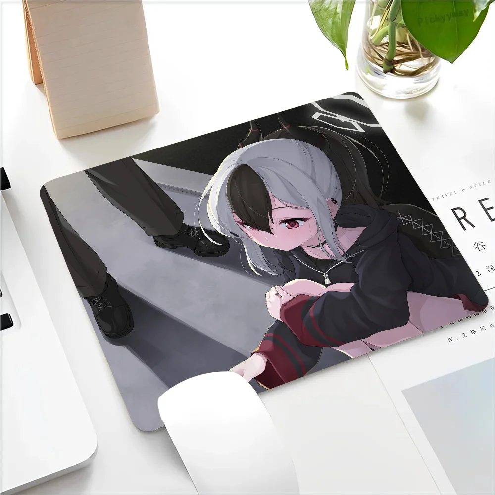 Onikata Kayoko Blue Archive Game Girl Mousepad Small LockEdge Mouse Pad For Gamers Computer Desk Pad Anti-slip Rubber