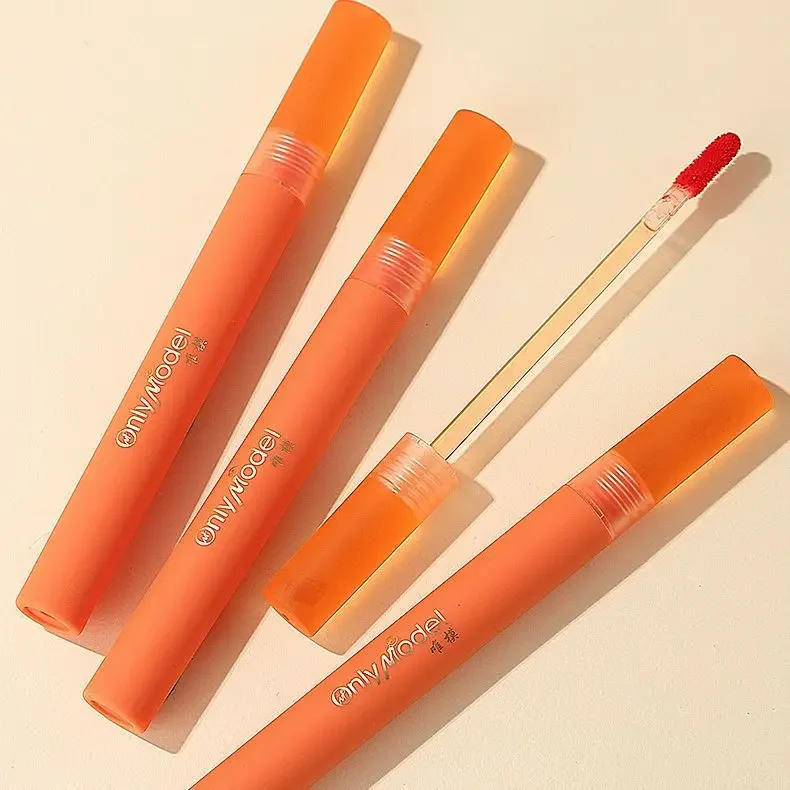 Orangefarbener Lippenstift, Lippenglasur, matt, samtig, Muse-Lipgloss, Karotte, helle Farbe, langlebig, nicht leicht zu verblassen, flüssige Lippen, Make-up-Kosmetik