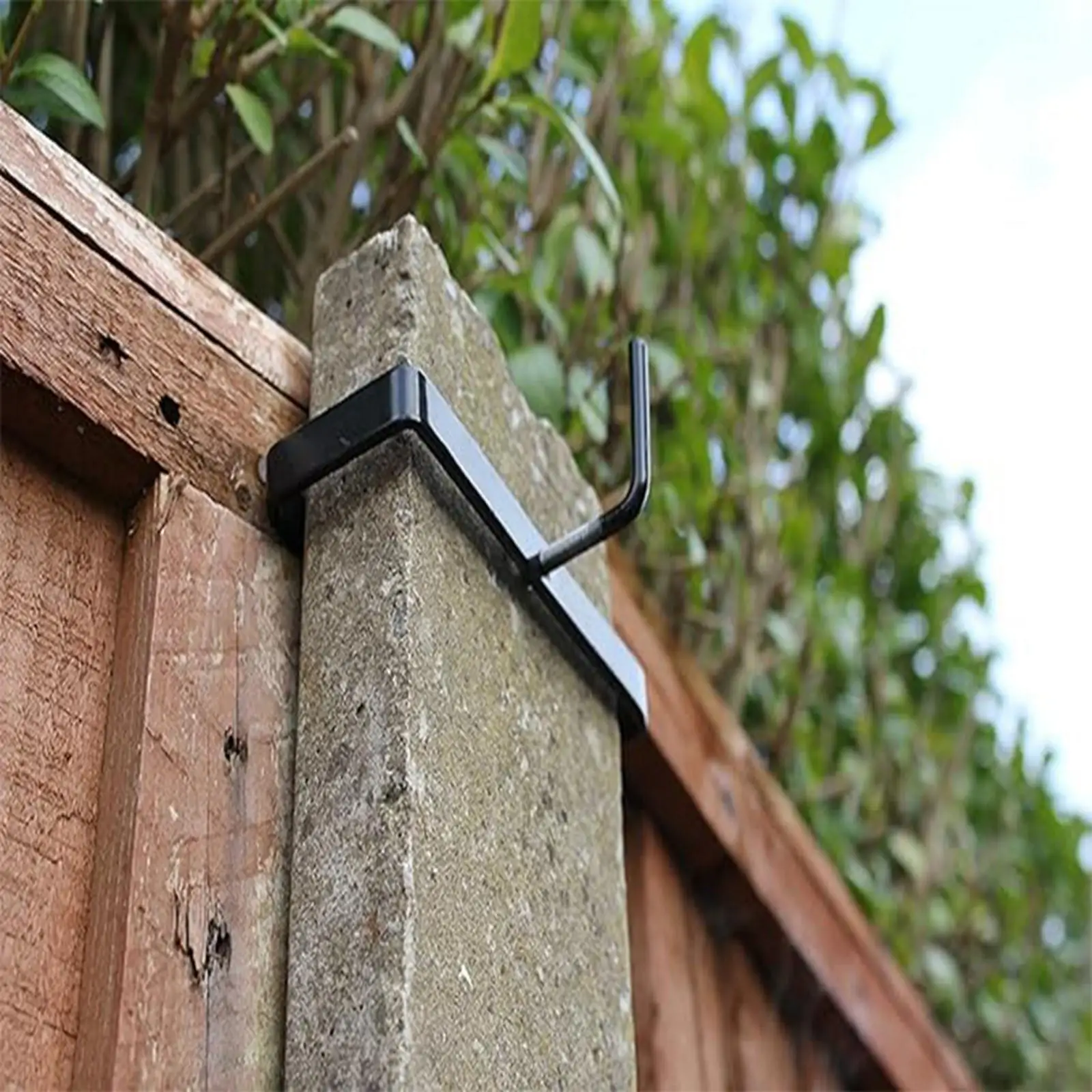 Heavy Duty Brick Hooks Wall Hook Metal Hanger Bracket for Concrete Fence Posts for Growth Bags Baskets and Decor