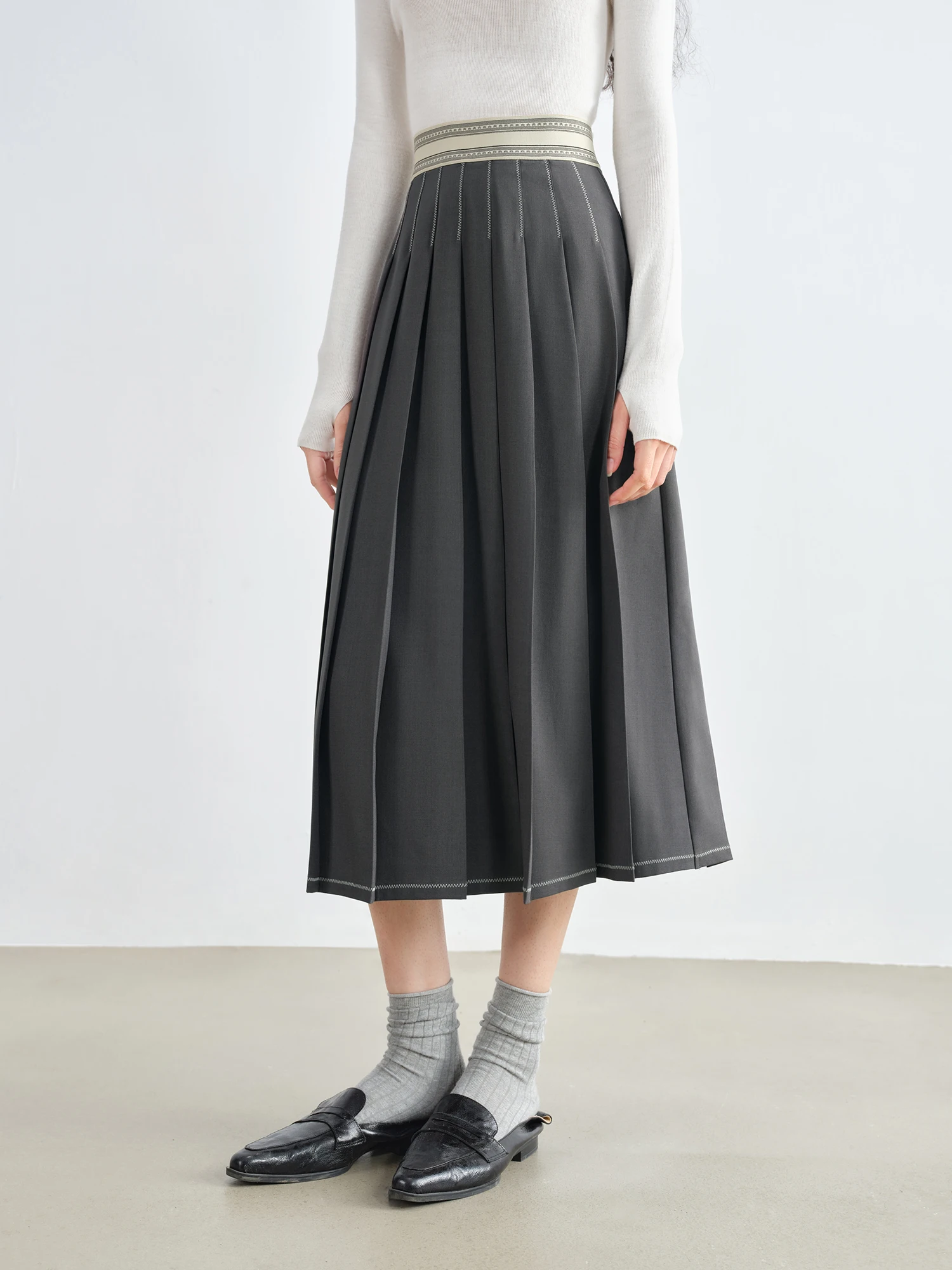 ZIQIAO Design Contrast Color Pleated Skirt For Women 2025 Autumn New Arrival High Waist Slim Mid-length Chic Skirt 25ZQ92375
