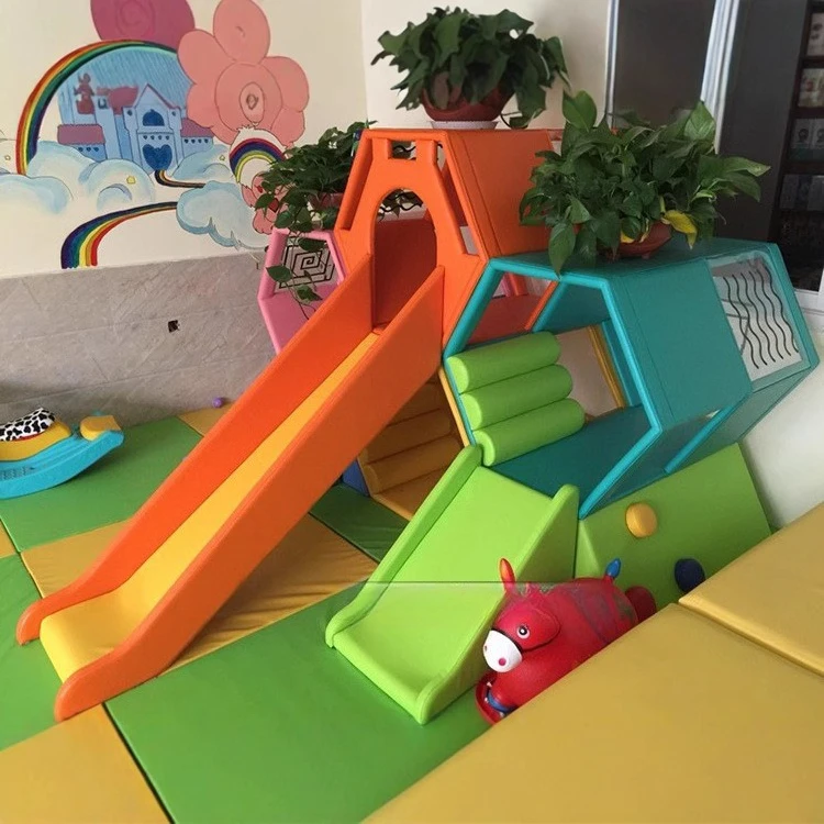 Slide de bloco de construção macio.