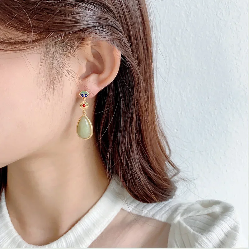 Chinese Style Cheongsam Simple Auspicious Cloud Earrings Clip Vintage Water Drop Green Stone Clip on Earrings Without Piercing