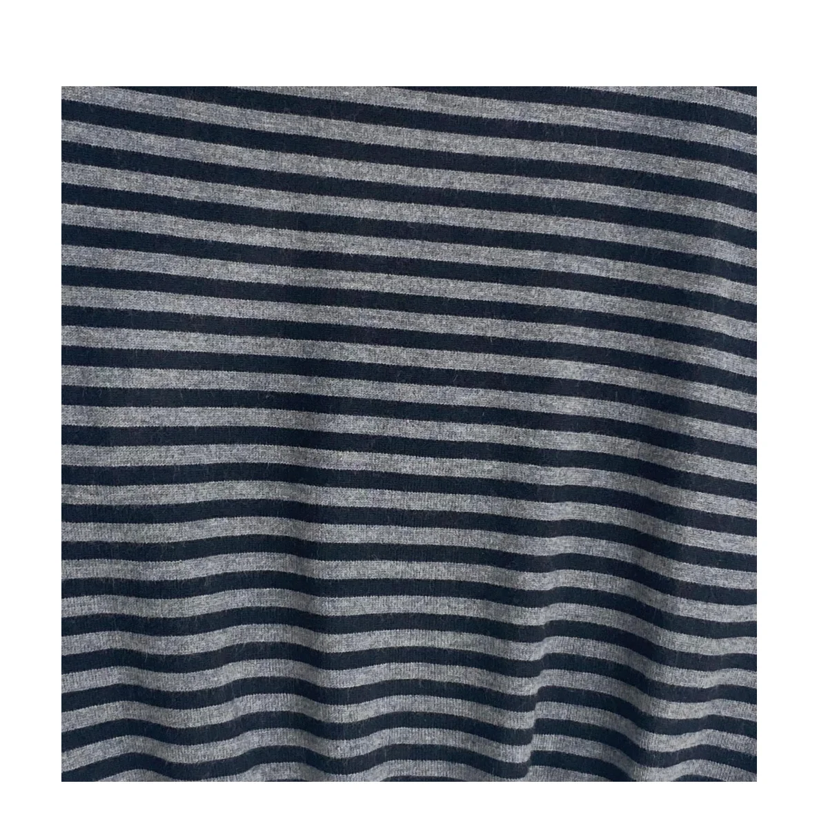 ストライプ柄の女性のプルオーバーセーターエレガントなヴィンテージ傾斜肩襟ニットトップス秋プルオーバー韓国長袖ジャンパー