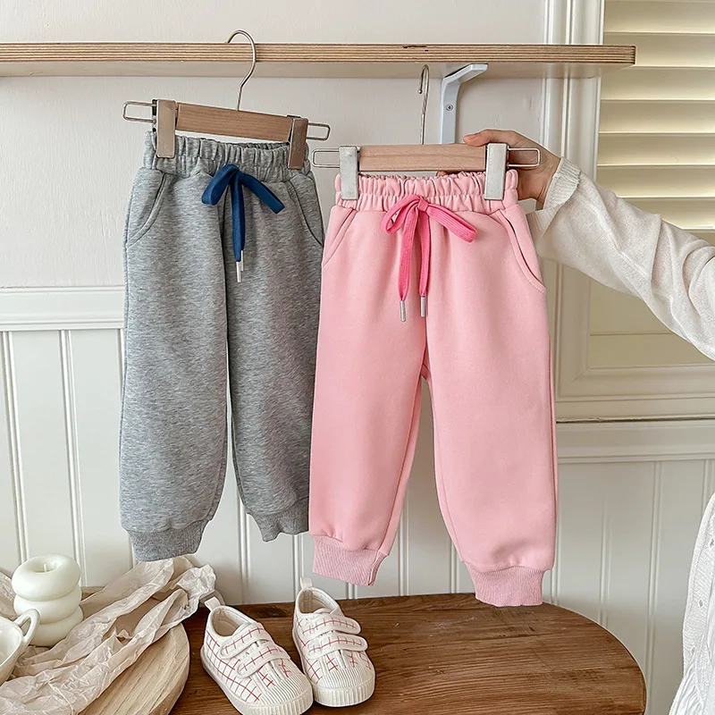 Ropa para niños, pantalones de chándal cómodos a la moda, pantalones deportivos informales sueltos de Color sólido para primavera y otoño, novedad de 2024