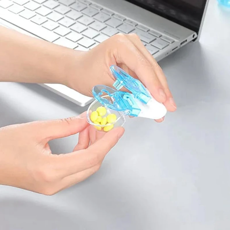 اخذ حبوب منع الحمل المحمولة ، لا يسهل الاتصال بها لأخذ الدواء ، أقراص ، فتاحة حزمة نفطة