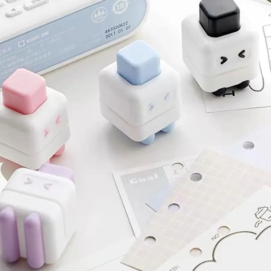 1PC Cute robot 5mm loose-leaf puncher small mini manual single hole puncher paper puncher
