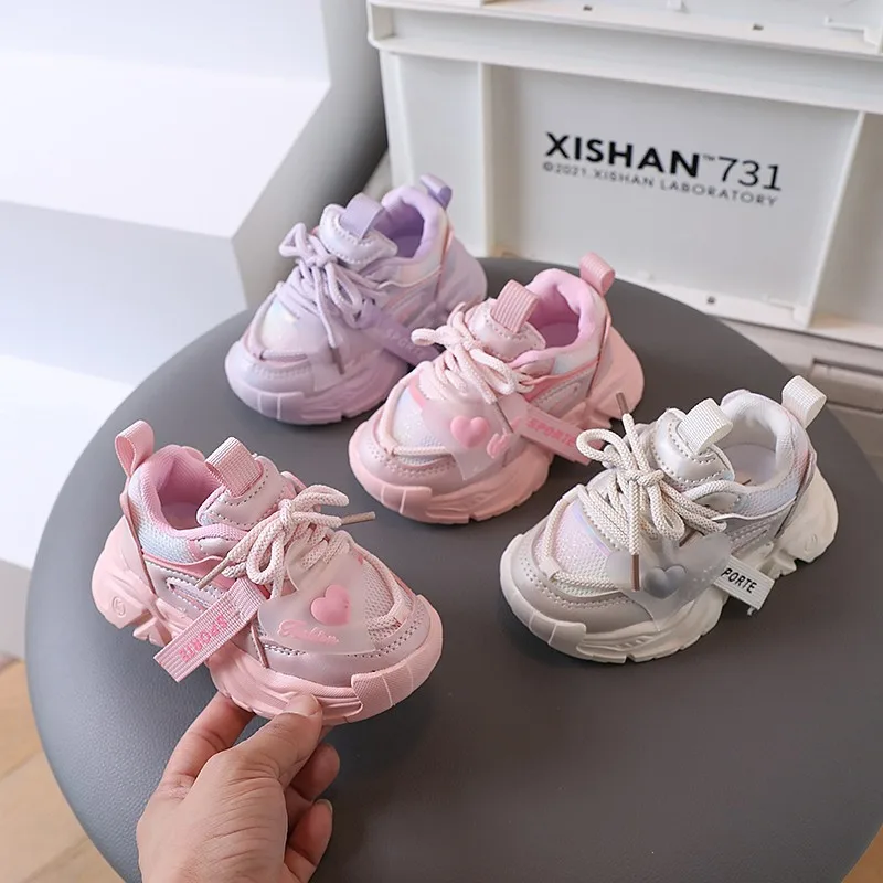 

Брендовые кроссовки для девочек, осень 2024, новые сетчатые детские кроссовки для мальчиков, обувь для девочек на мягкой подошве, универсальная детская обувь, теннисные женские кроссовки