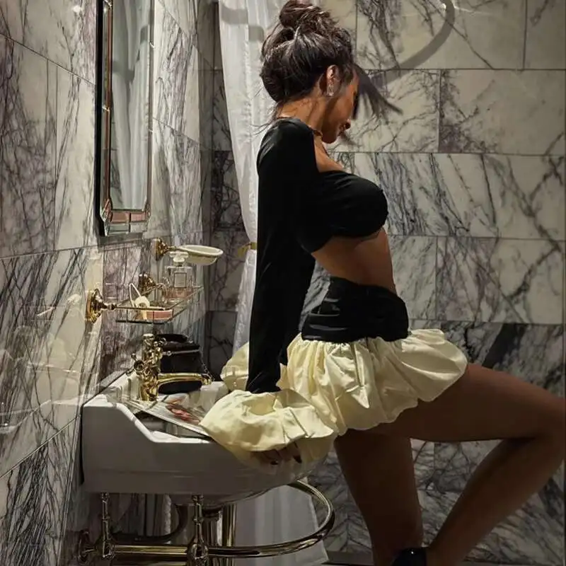 Elegant การปิดกั้นสี Slim Party ชุดสตรีแฟชั่น Flare Sleeve ชุดราตรี 2025 เซ็กซี่ Crop Top และกระโปรงมินิ 2 ชิ้นชุด