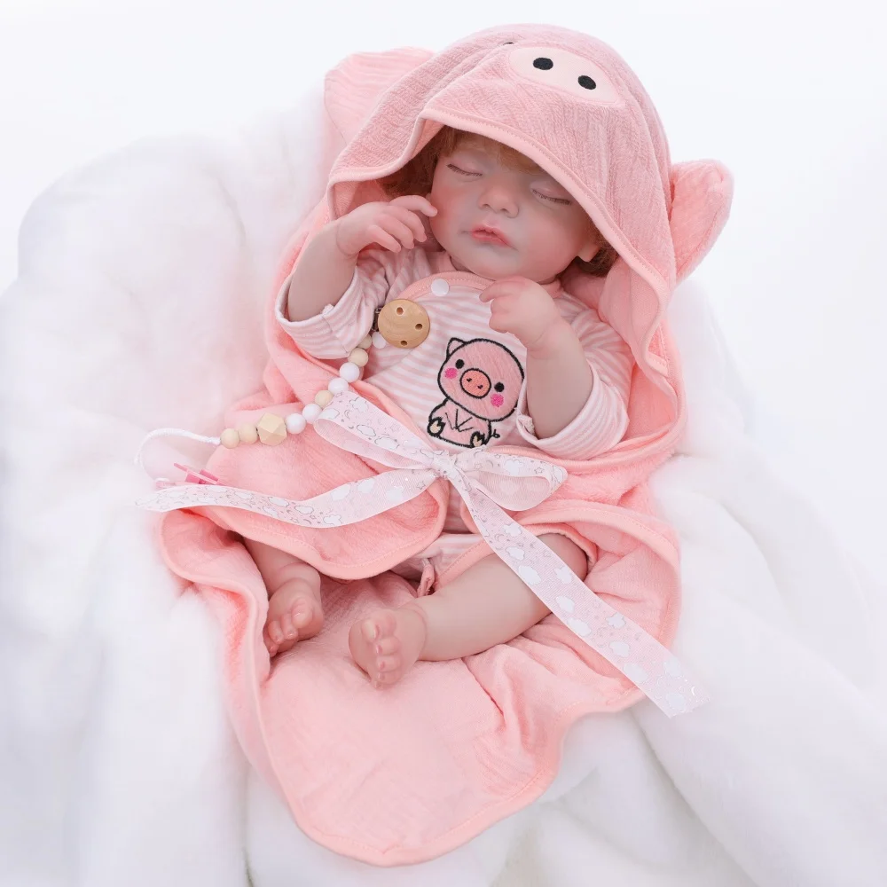 クローバレイ 22 インチ リアルなリボーンベビードール 豚ブランケット ビニール人形 高品質手作りおもちゃの服を外すことができます 子供へのギフト