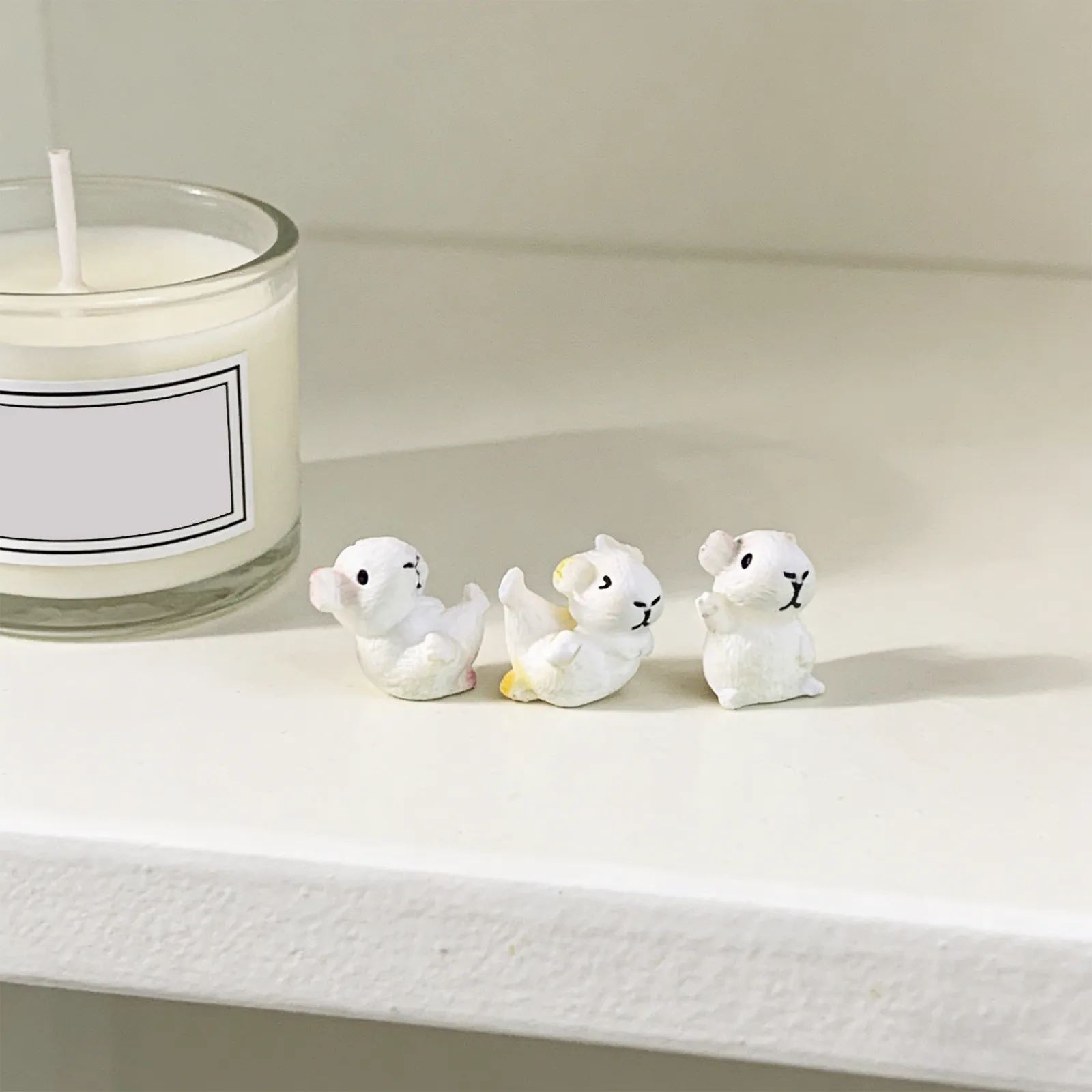 6Pcs Lifelike Tiny Guinea Pig Resin Statues Whimsical Micro Landscape Ornament for Desk Nightstand Terrarium Garden Flowerpot