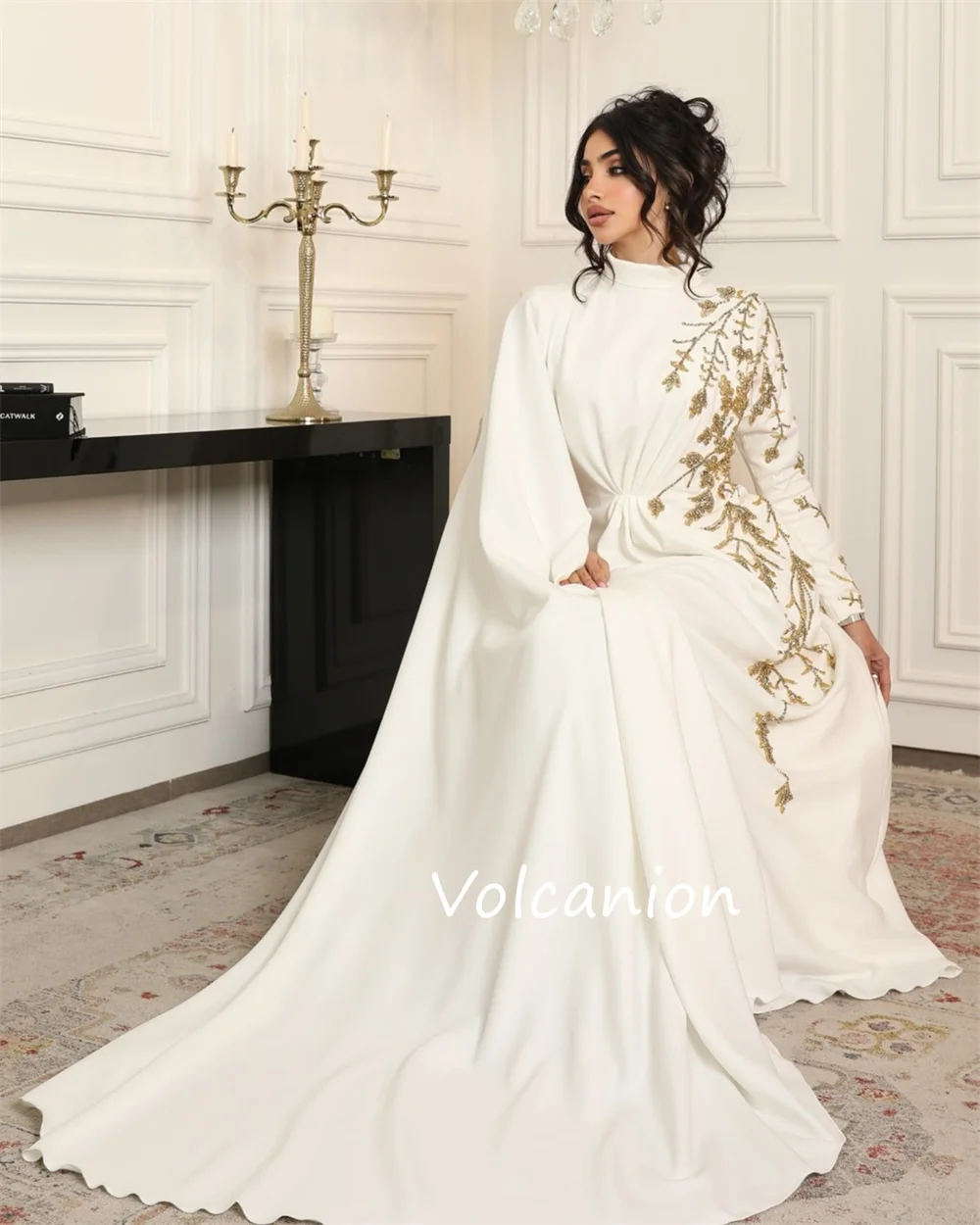 Gaun Panjang Kerah Tinggi A-line Wiru Berpayet Jersey Indah yang Disesuaikan Fashion Formal Acara Dipesan Lebih Dahulu