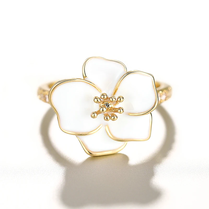 Huitan Aesthetic White Flower Rings for Women Graceful Wedding Band Delicate Finger Jewelry with Shiny Zirconia Chic Accessories