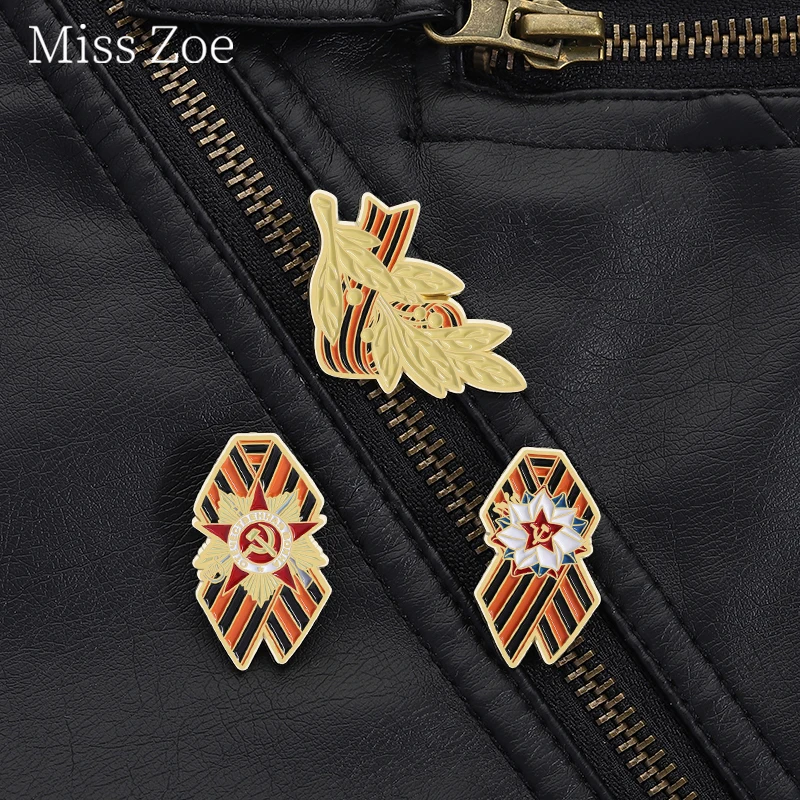 Wheat Ear Hammer And Sickle Enamel Pins Retro Trendy Red Pentagram Brooches Backpack Badges Jewelry Accessory Gift For Friend