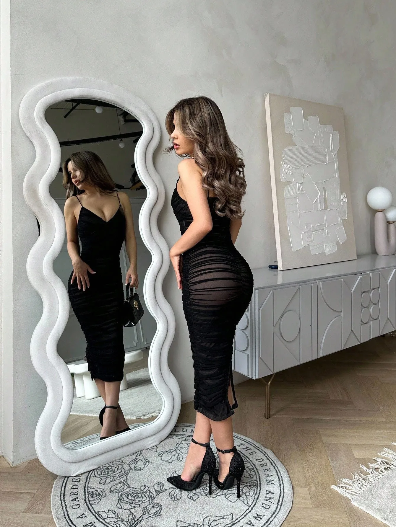 Elegantes Schwarzes Netz-Abendkleid - usage example