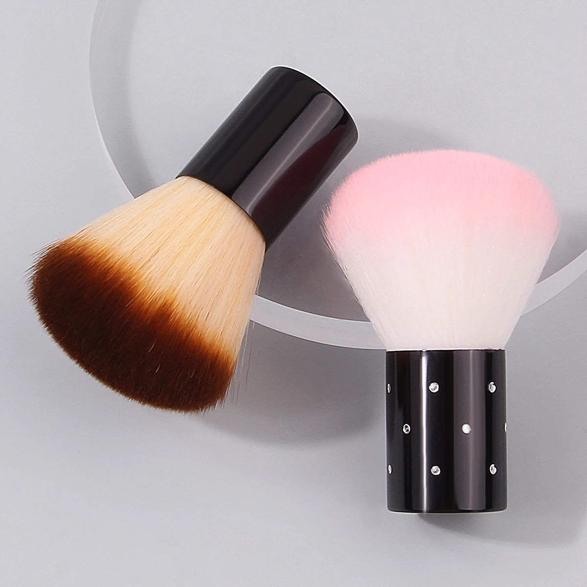2PCS Portable soft-bristled mushroom-shaped nail dust brush and nail cleaning brush are multi-purpose professional beauty tools