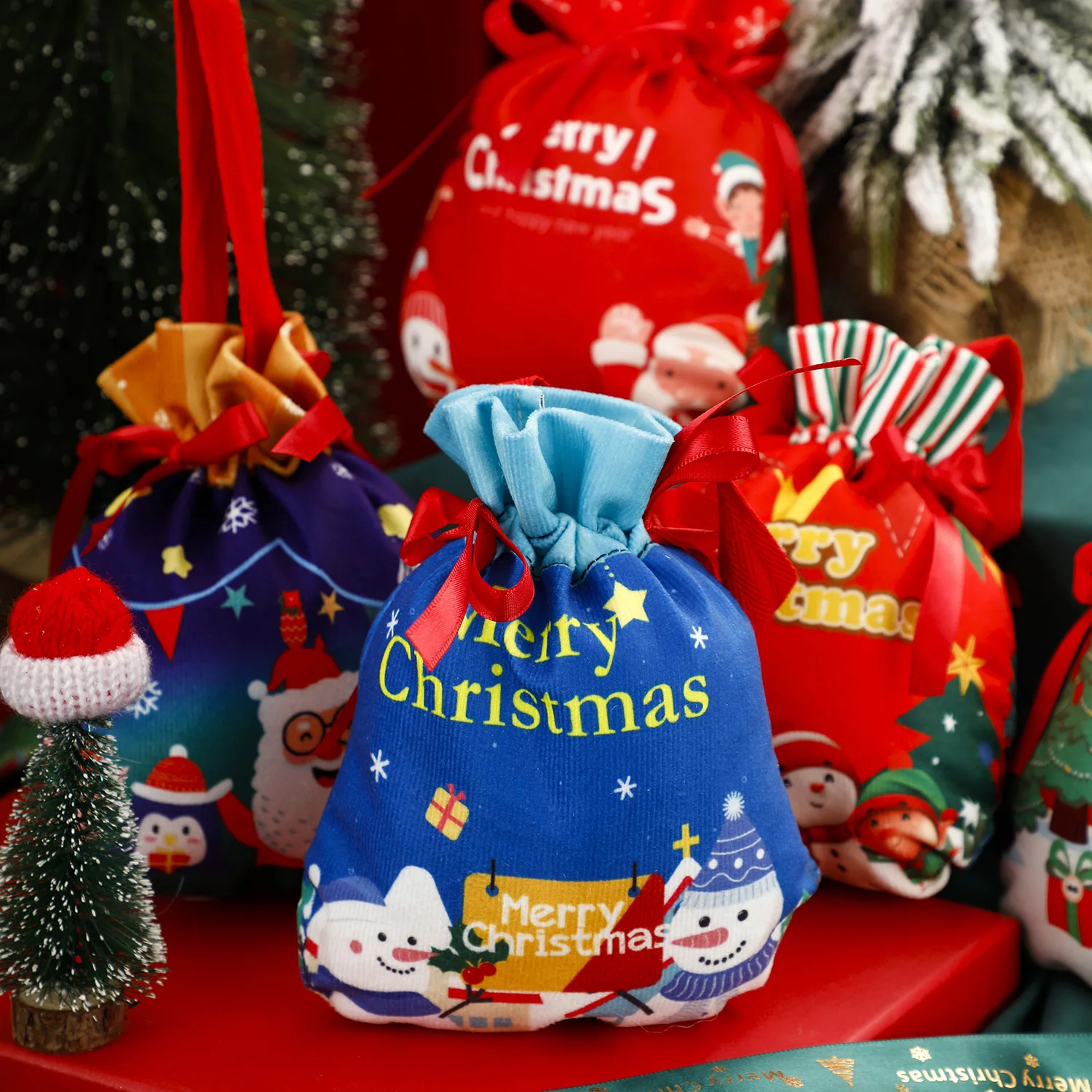 Christmas Gift Bag with Handle Drawstring Pouch Xmas New Year Party Candy Snack Gift Bag Bracelet Jewelry Packaging Storage Bags
