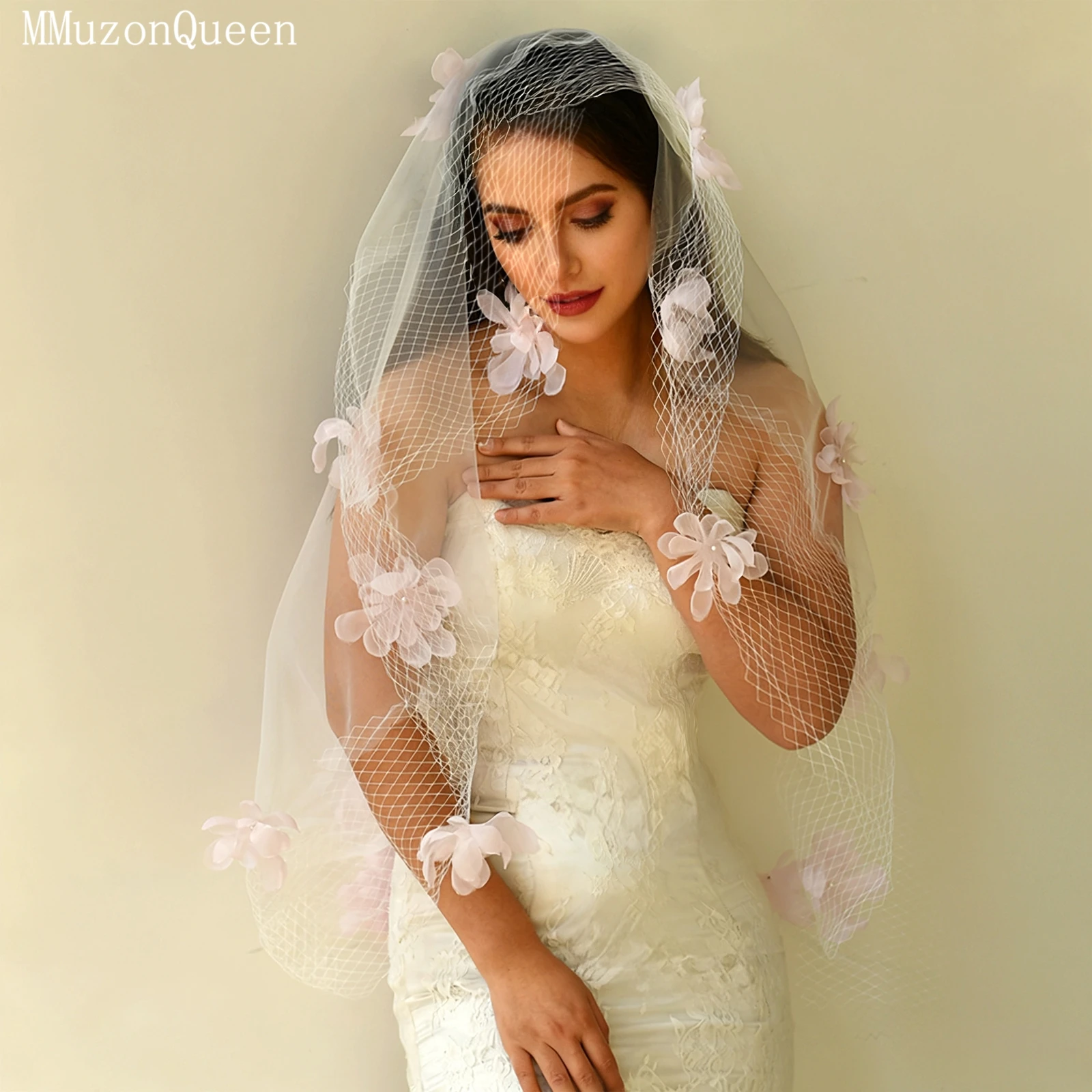 TOPQUEEN V321 حجاب الزفاف ثلاثية الأبعاد طرحة زفاف زهرية 1-Layer زينة مخيطة يدويًا مع تفاصيل زهور ثلاثية الأبعاد قابلة للتخصيص